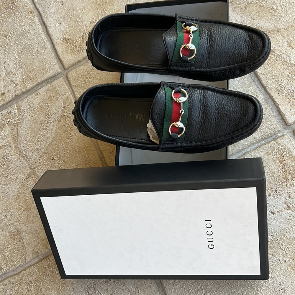 GUCCI black leather loafers. - Picture 12 of 15